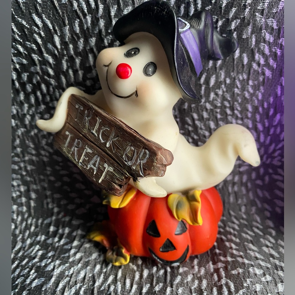 5.5” Halloween Ghost Figurine